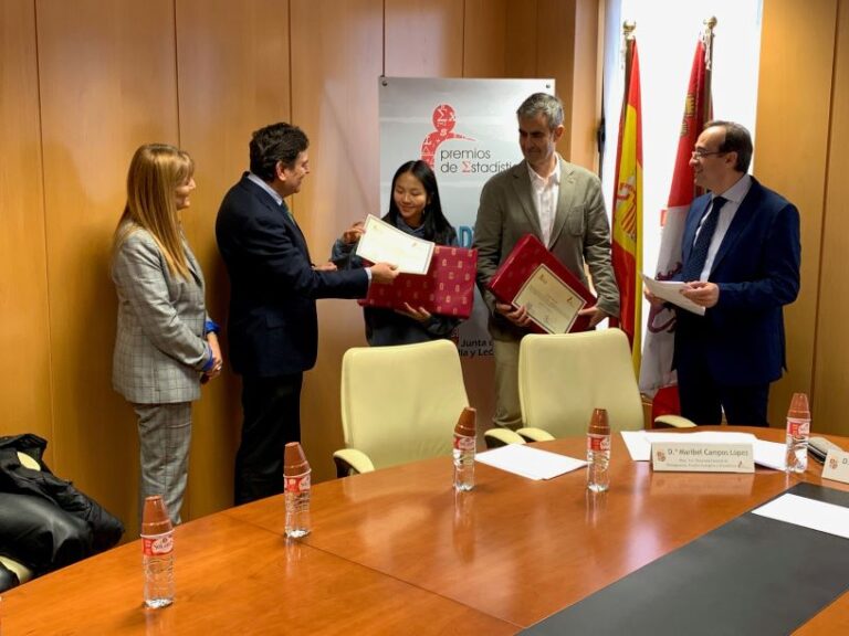 El IES Gil y Carrasco de Ponferrada recibe un reconocimiento internacional por su trabajo estadístico sobre el síndrome del «text-neck»