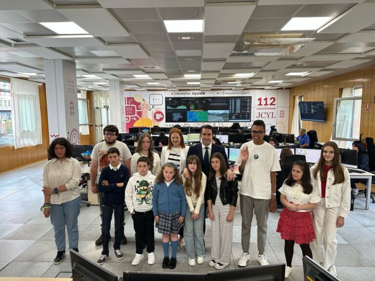 La Junta impulsa el conocimiento del 1-1-2 en las aulas de Castilla y León con charlas, visitas y un concurso escolar