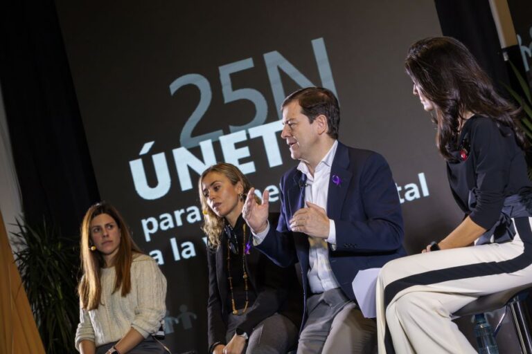 Mañueco pide a los jóvenes tolerancia cero ante la violencia machista, también en redes sociales