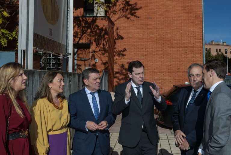 Mañueco ensalza la fuerza industrial y el empuje económico de Valladolid: 146 millones de inversión para 2026