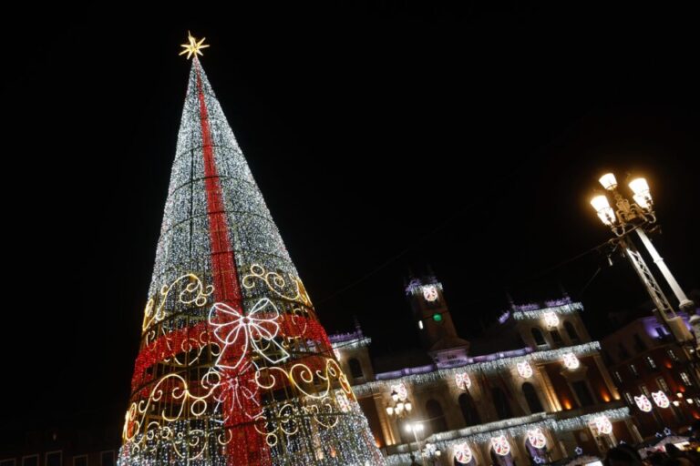 El IX Mercado Artesanal Navideño de Valladolid bate récord con 70 puestos y una programación ampliada