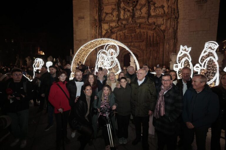 Valladolid enciende la Navidad con más de 3 millones de luces y estrena decoración en 13 nuevas ubicaciones