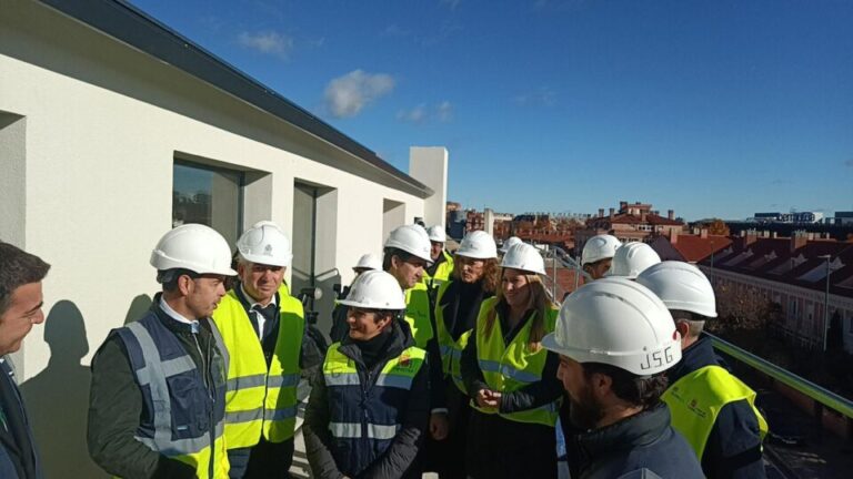 La ministra Isabel Rodríguez visita las obras de 170 viviendas asequibles en Valladolid y urge a agilizar el plan de La Rubia