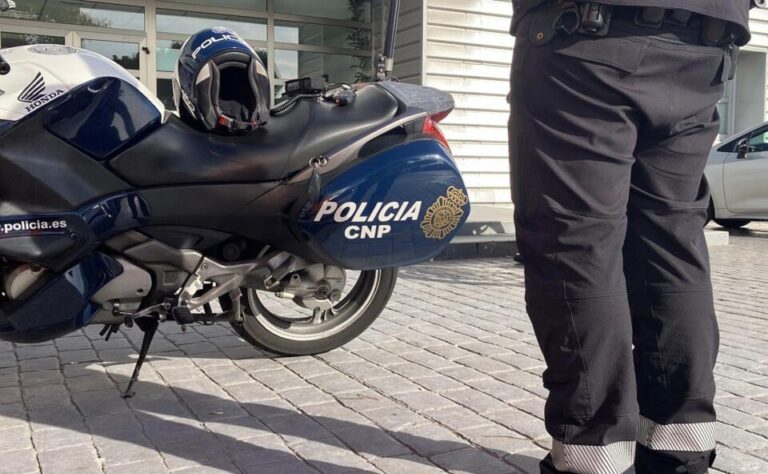Detenido un menor en Valladolid por intentar robar con violencia el bolso a una mujer mayor en la calle Mariemma