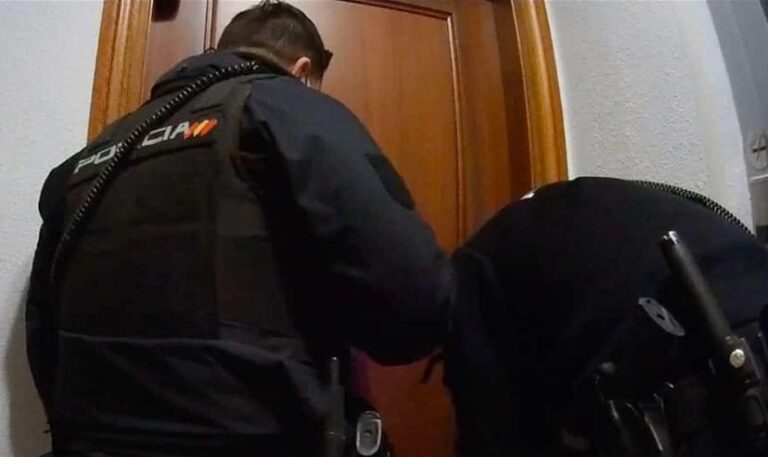 La Policía Nacional evita un homicidio en Palencia y detiene a un hombre tras una brutal agresión en un piso de la calle Mayor Principal