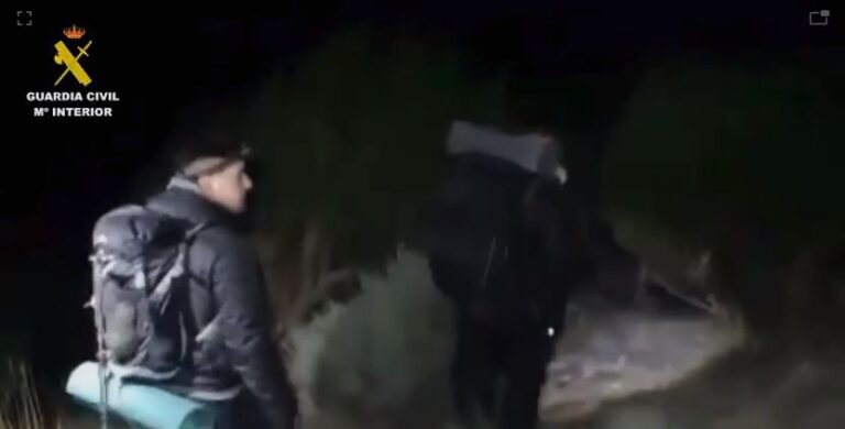 Dos jóvenes se pierden en plena Sierra de Gredos y son rescatados de madrugada por la Guardia Civil
