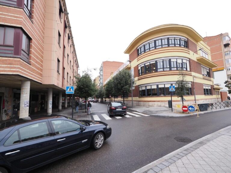 Tráfico fluido en Valladolid pese al corte total de la calle de la Vía: sin retenciones ni incidencias destacables