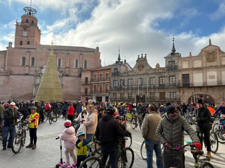 La Marcha de los Cochinillos reúne a cientos de vecinos en Medina del Campo
