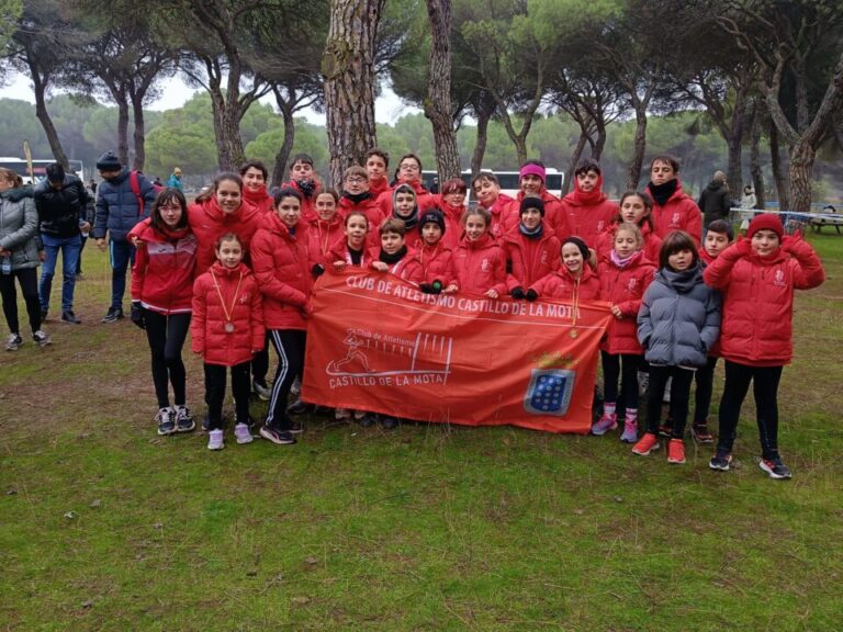 El C.A. Castillo de la Mota exhibe su potencia en base en el Cross Escolar de Tudela de Duero