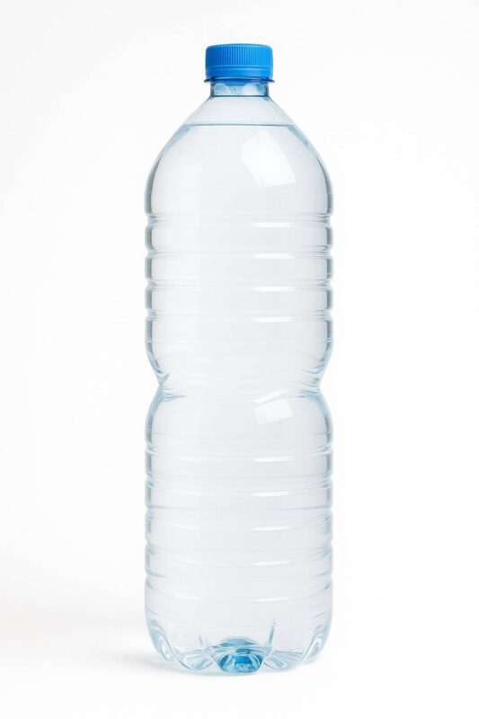 Detectan una bacteria peligrosa en varios lotes de agua embotellada distribuida en tres comunidades