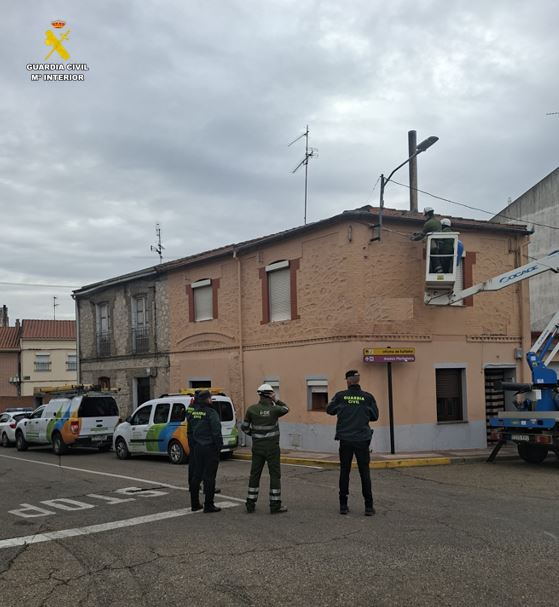 Cazan en Íscar y Pedrajas varios enganches ilegales de luz en viviendas ocupadas: tres cortes en una sola mañana