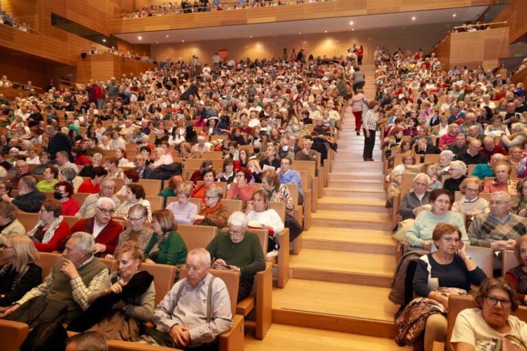Éxito del Concierto de Navidad para mayores en Valladolid: 1.700 asistentes disfrutan de los ‘Clásicos Populares’