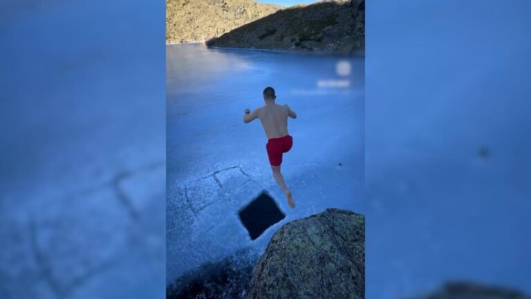 Multado un influencer por violar la normativa ambiental en Gredos: volaba drones y se bañaba en lagunas protegidas