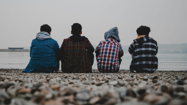 Baja autoestima o ansiedad crónica en la adolescencia: claves para diferenciarlas y cómo actuar desde la familia