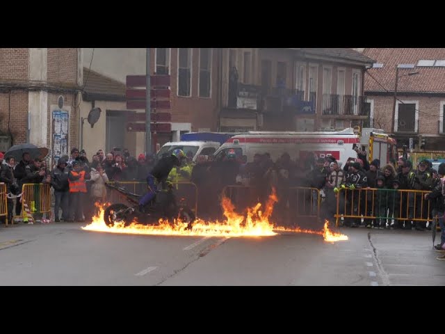 Llegada de Motauros a Medina del Campo – Exhibición y acrobacias de 666