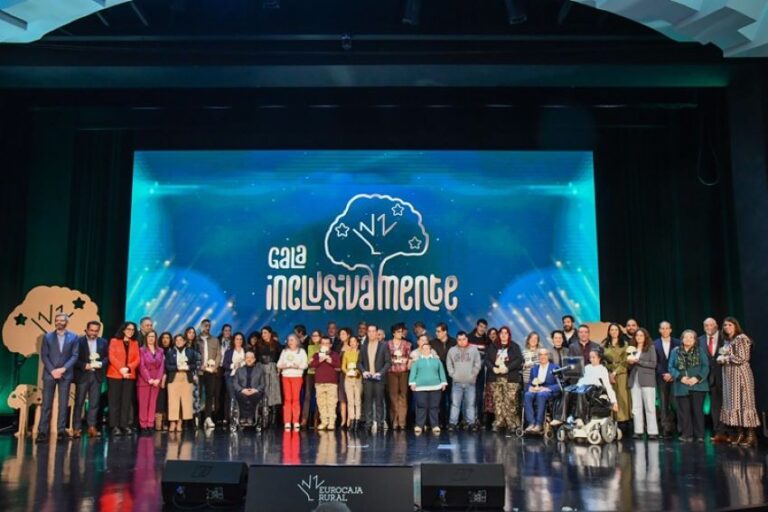 Fundación Eurocaja Rural premia a 14 entidades en la I Gala ‘Inclusivamente’ por impulsar la inclusión laboral y creativa de personas con discapacidad