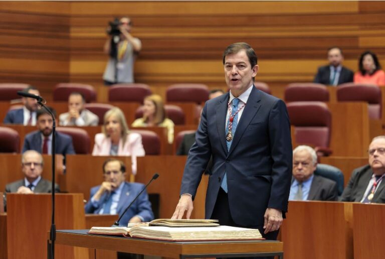 Toma posesión Mañueco en Castilla y León